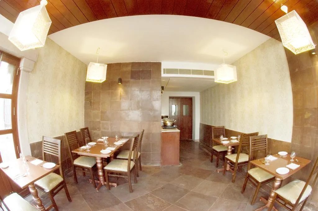 Hotel Guleria Kothi at Ganges Varanasi