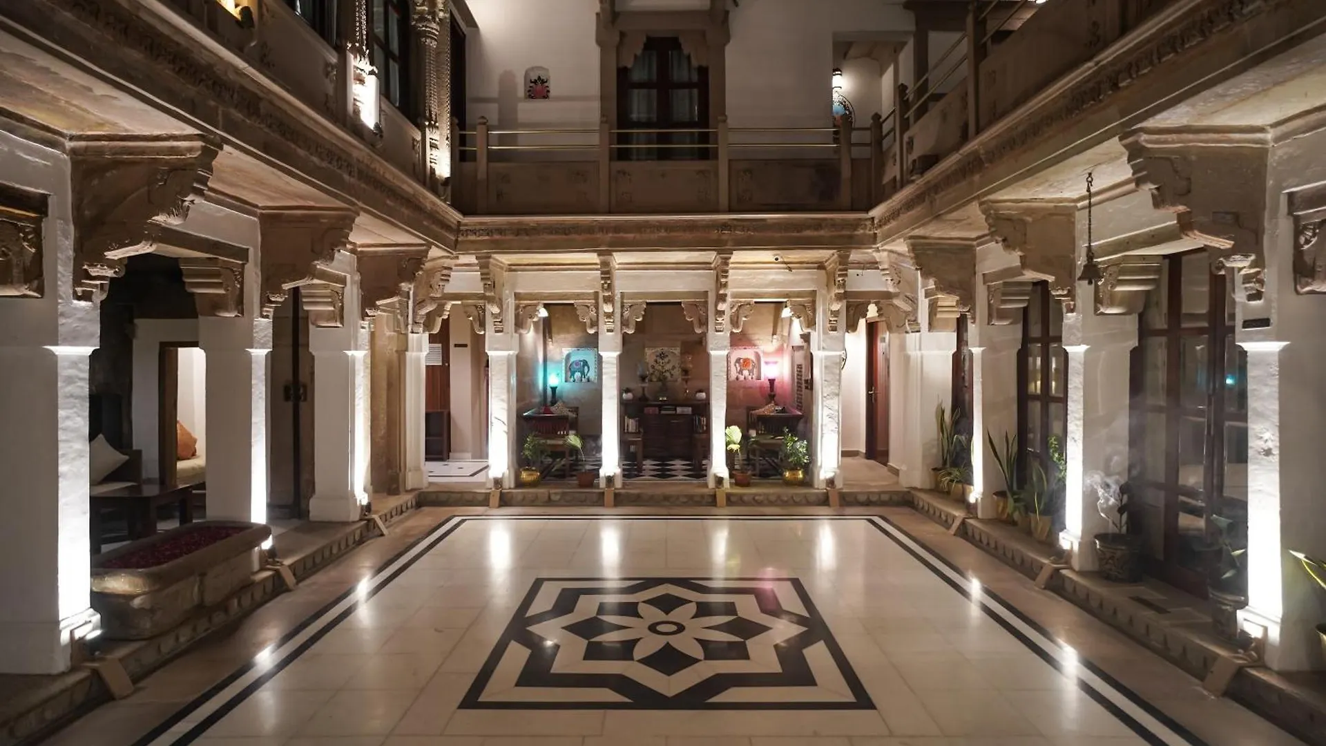 Guleria Kothi At Ganges Hotel Varanasi